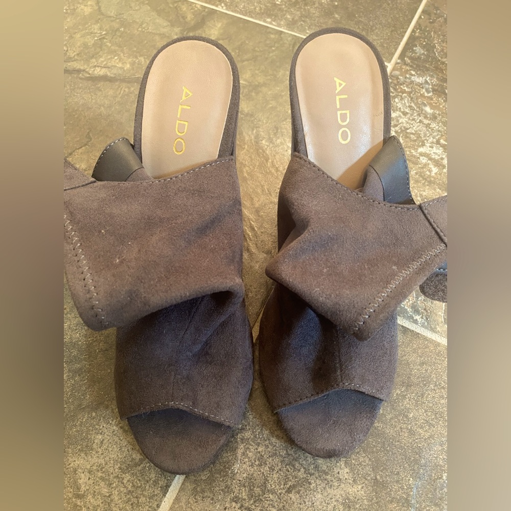 Open Toe Aldo Heels | Gray Velvet | Size 8